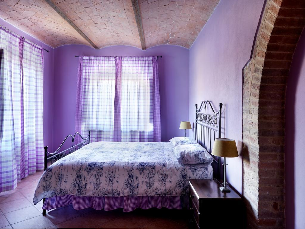 Agriturismo Piettorri Casole dʼElsa Habitación foto